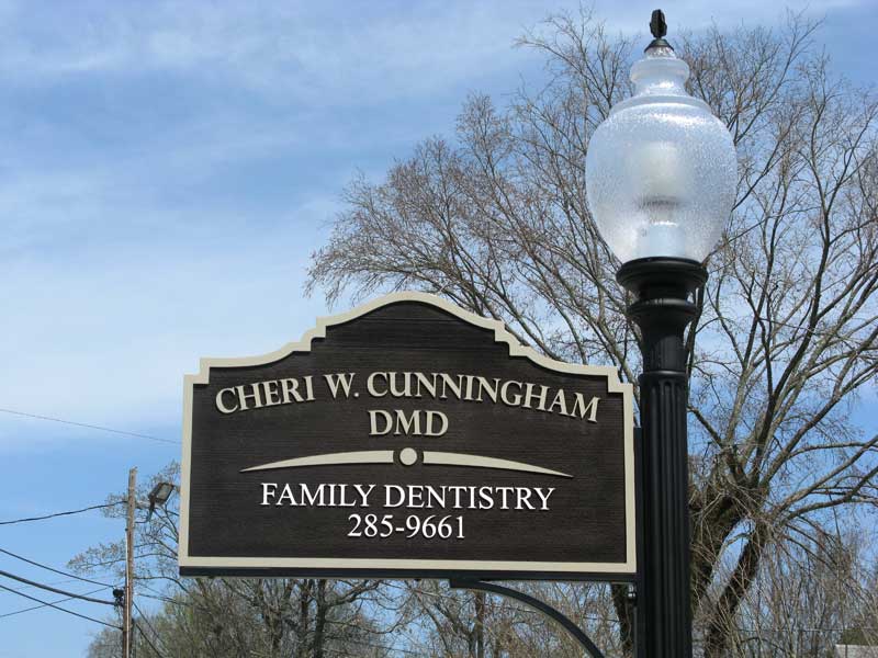 Cunningham-sign-02.jpg
